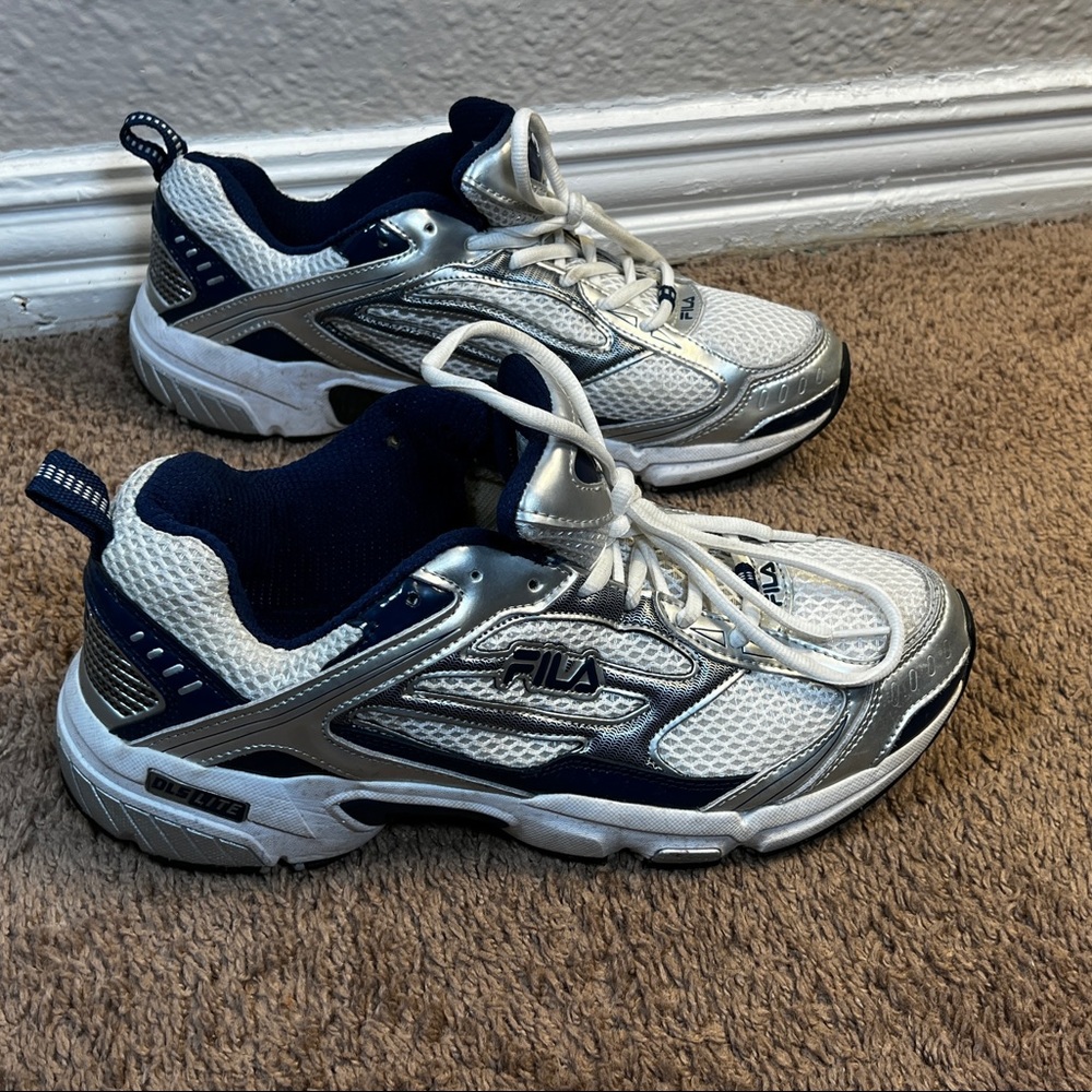 Men’s white Fila Tennis shoes size 12